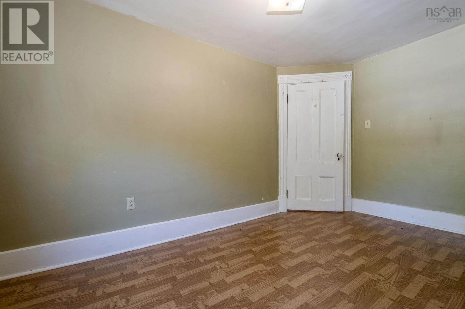 Property 32 of 39 of 419 Main Street