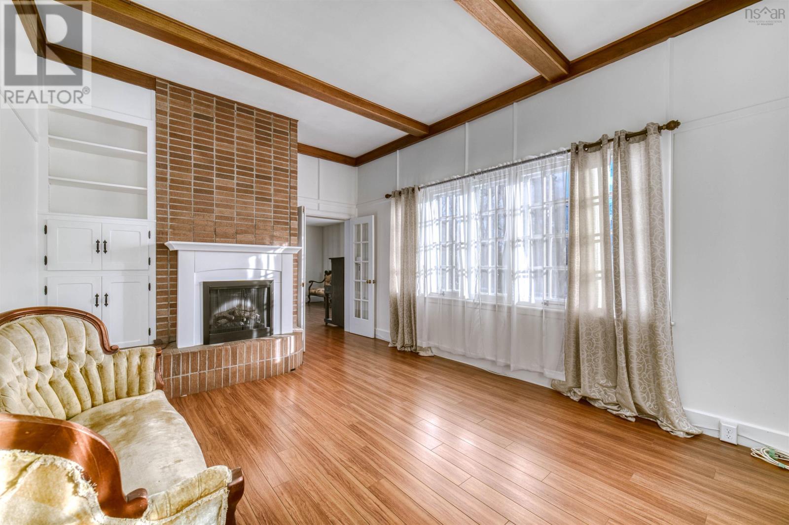 Property 27 of 39 of 68 Cottage Street