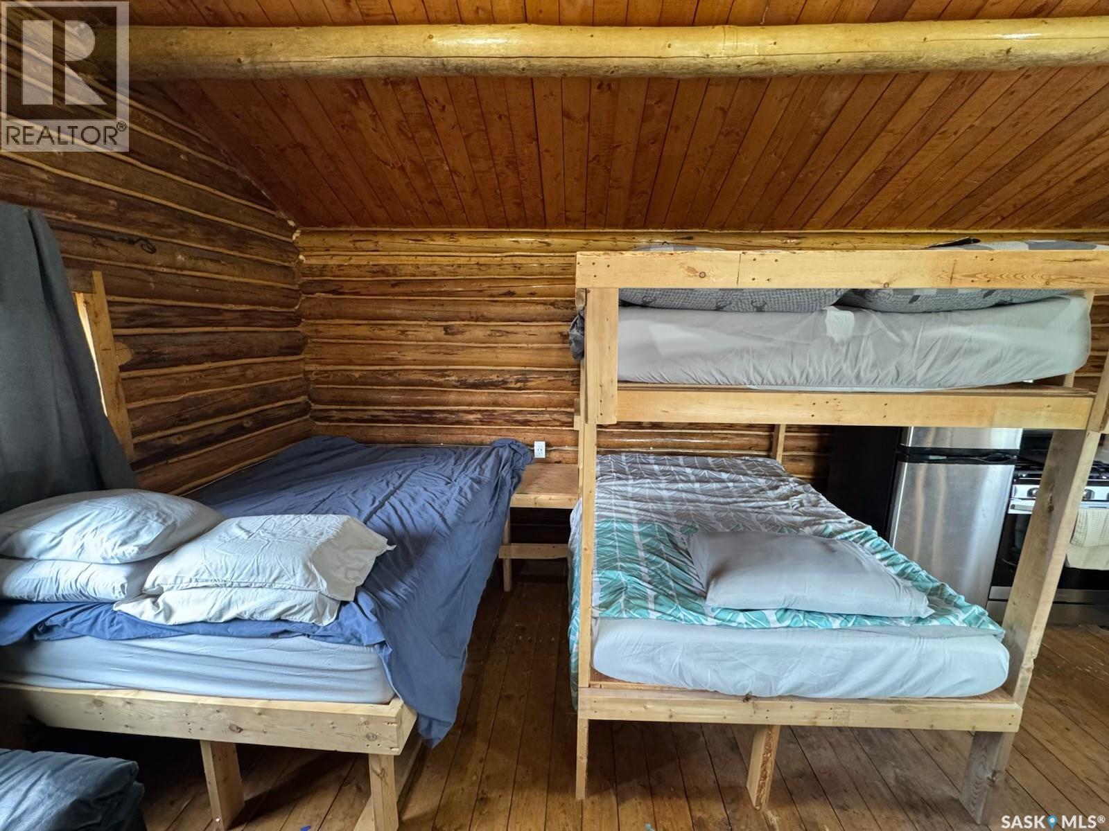 Cabin on Island Near Mooney Beach - 8