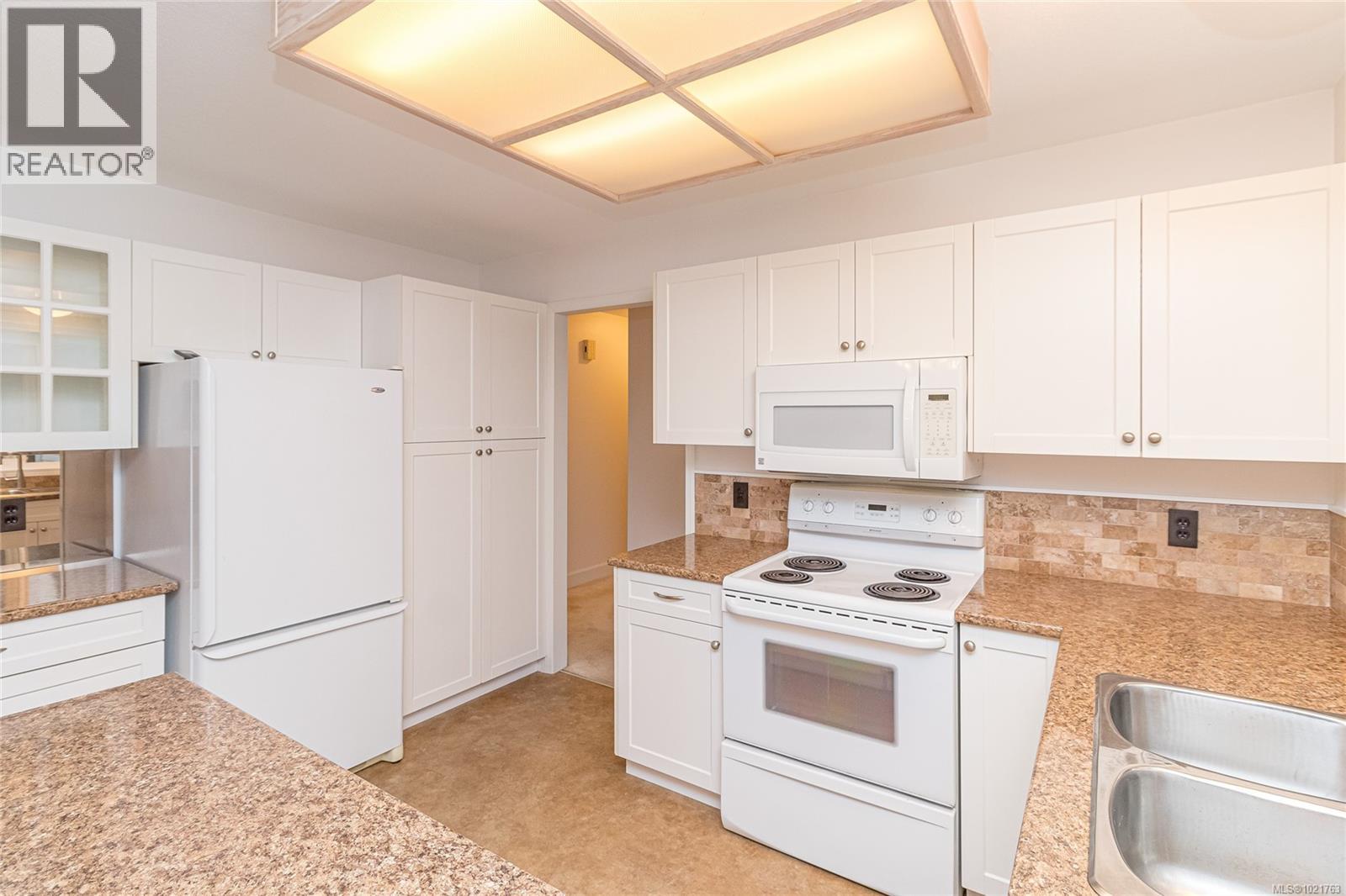 1014 Holmes St, Duncan