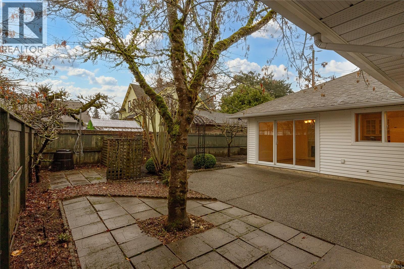 1014 Holmes St, Duncan