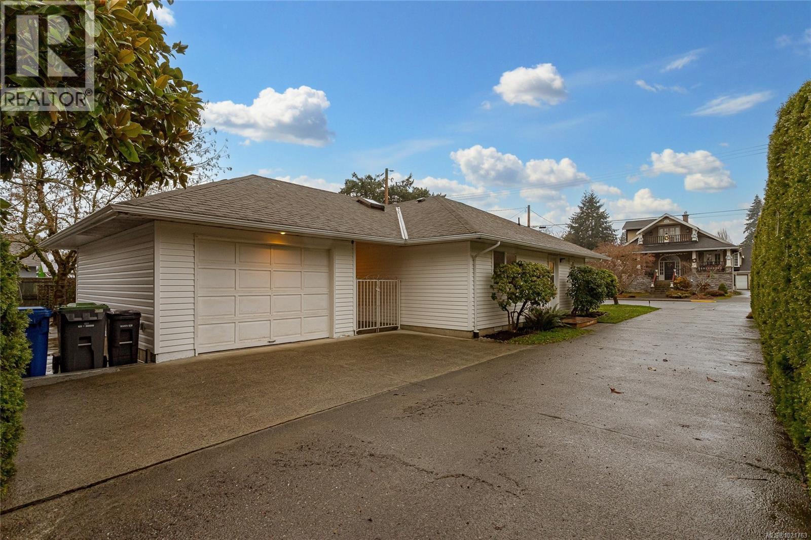 1014 Holmes St, Duncan