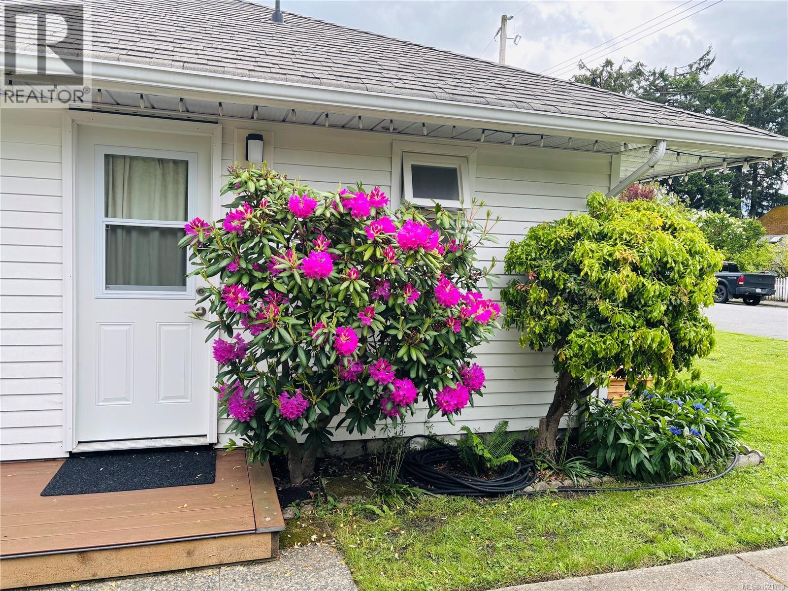 1014 Holmes St, Duncan