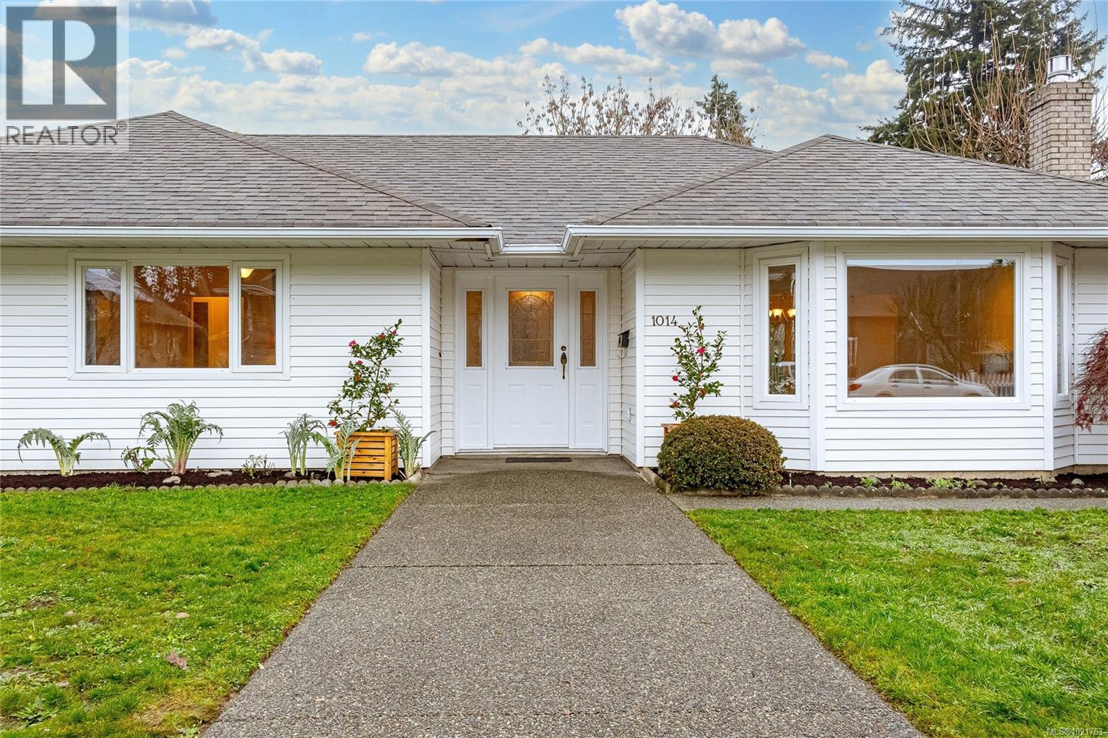 1014 Holmes St, Duncan