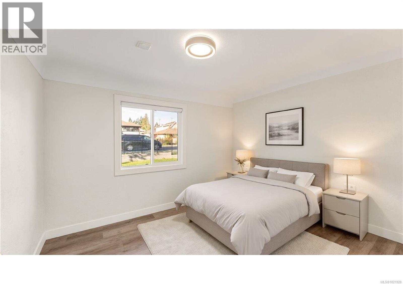 1021 Tillicum Rd, Esquimalt