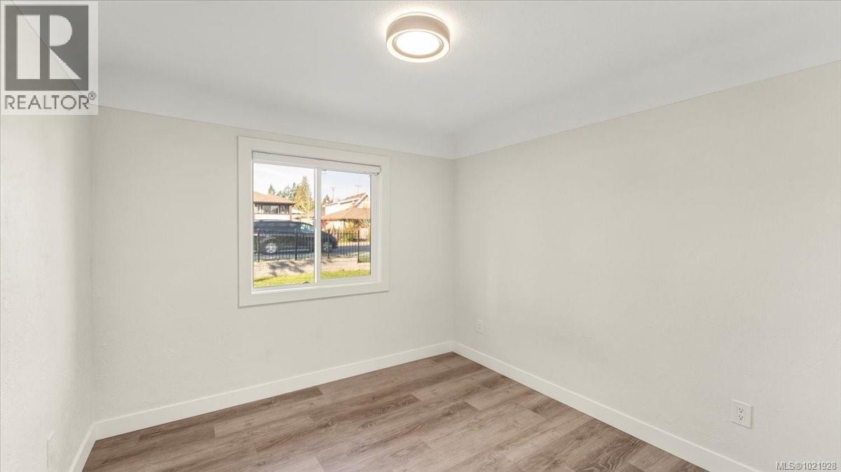 1021 Tillicum Rd, Esquimalt