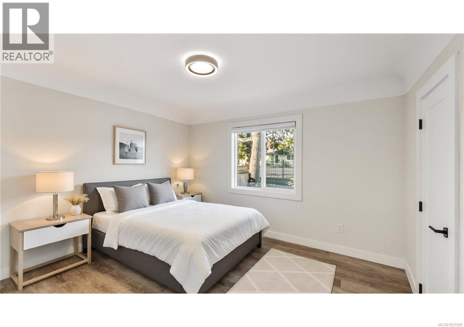 1021 Tillicum Rd, Esquimalt