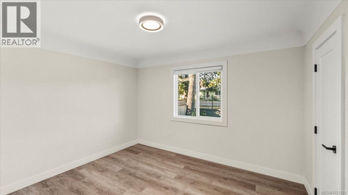 1021 Tillicum Rd, Esquimalt