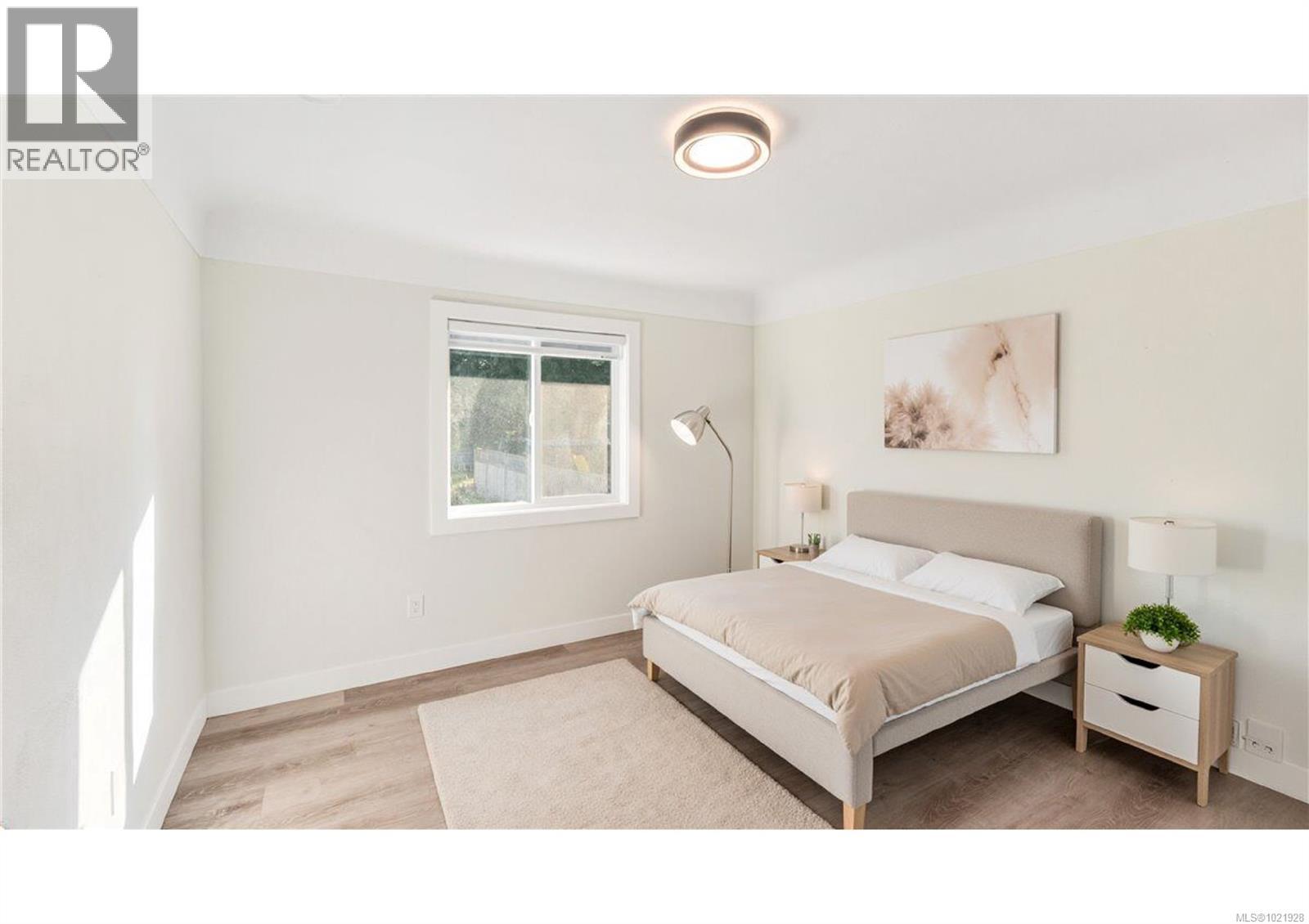 1021 Tillicum Rd, Esquimalt