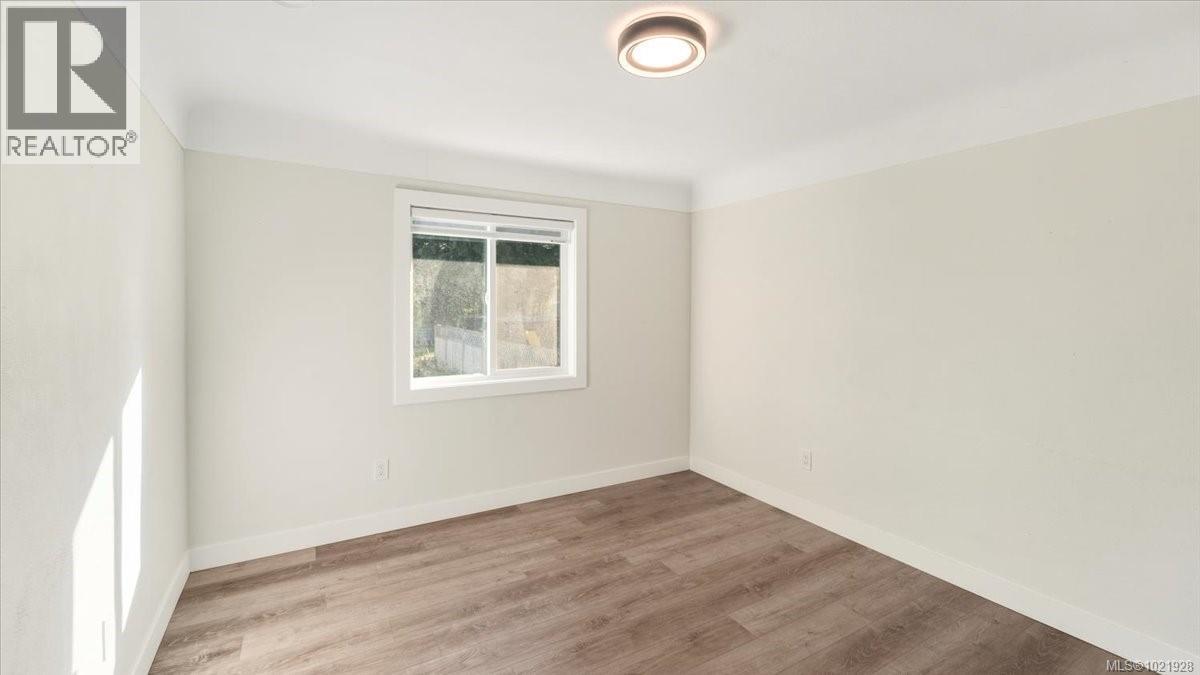 1021 Tillicum Rd, Esquimalt