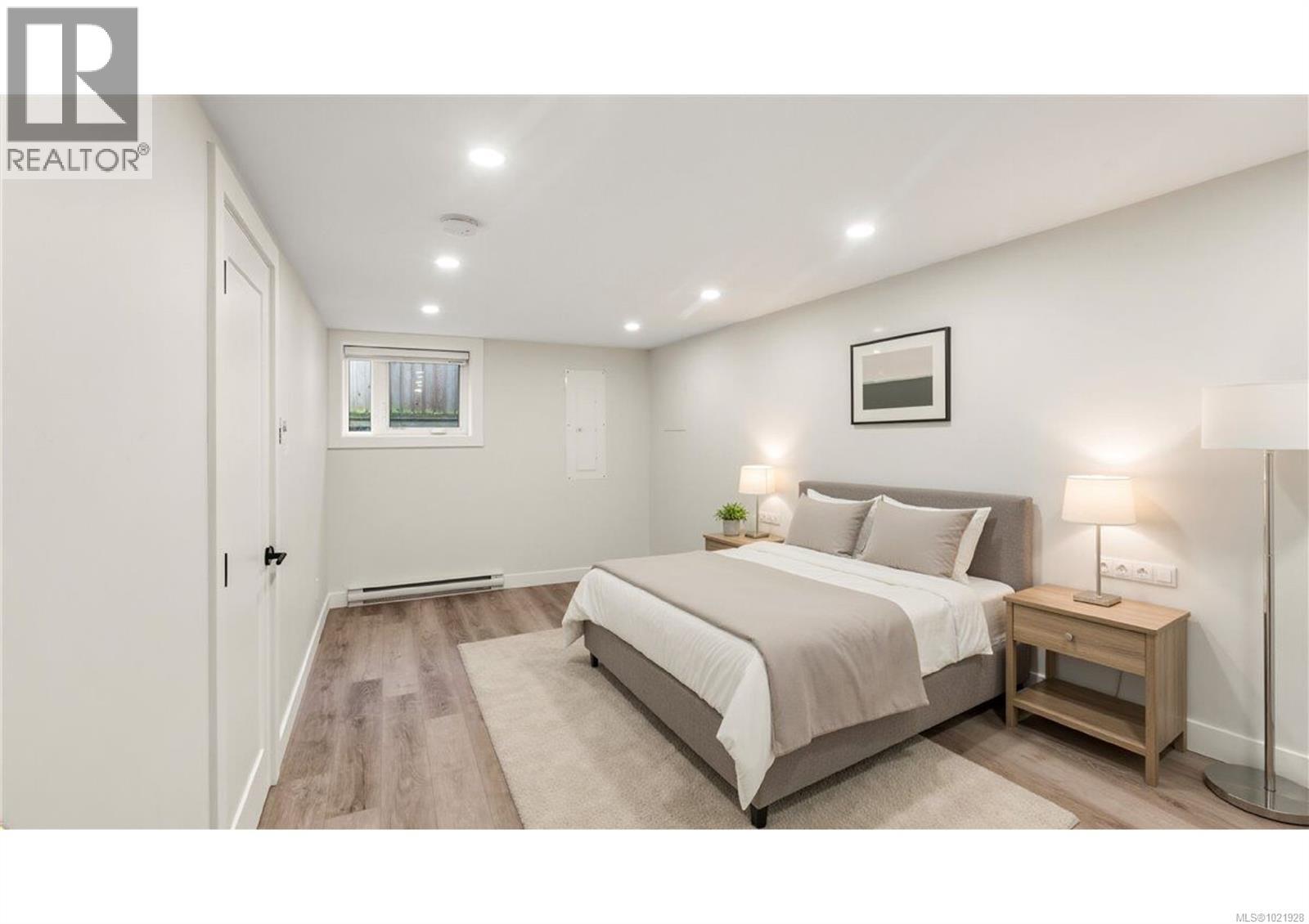 1021 Tillicum Rd, Esquimalt