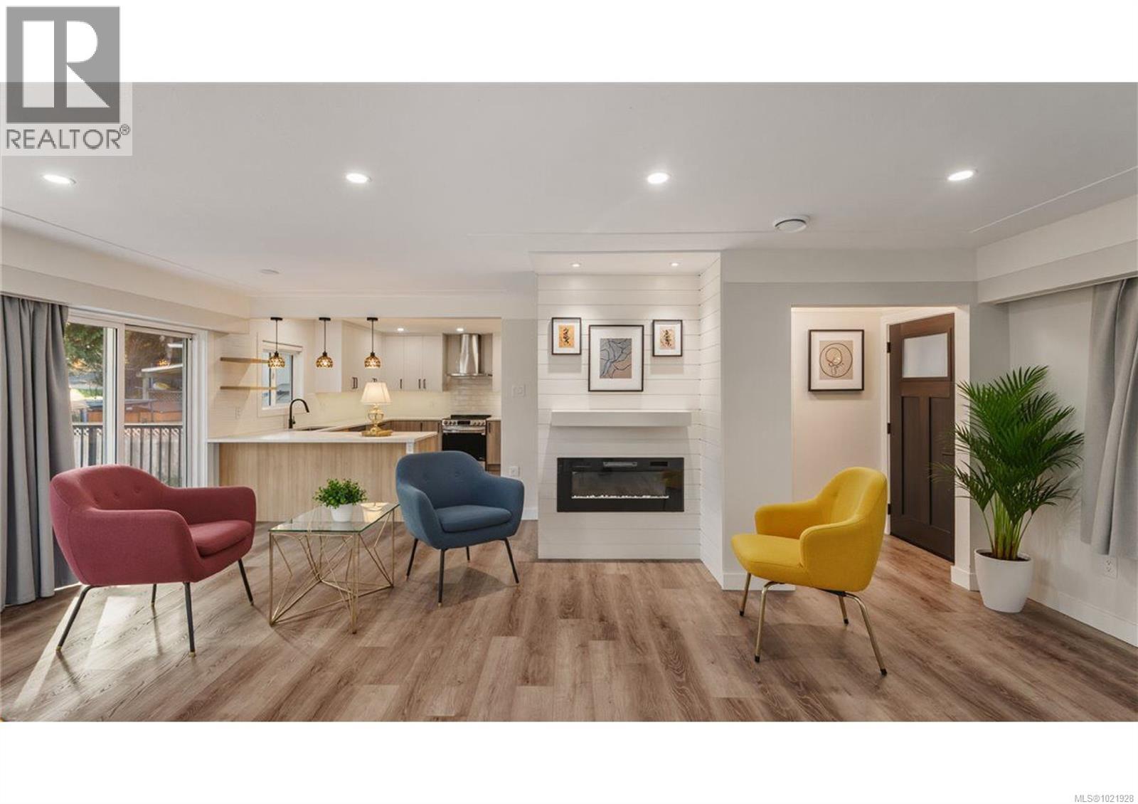 1021 Tillicum Rd, Esquimalt