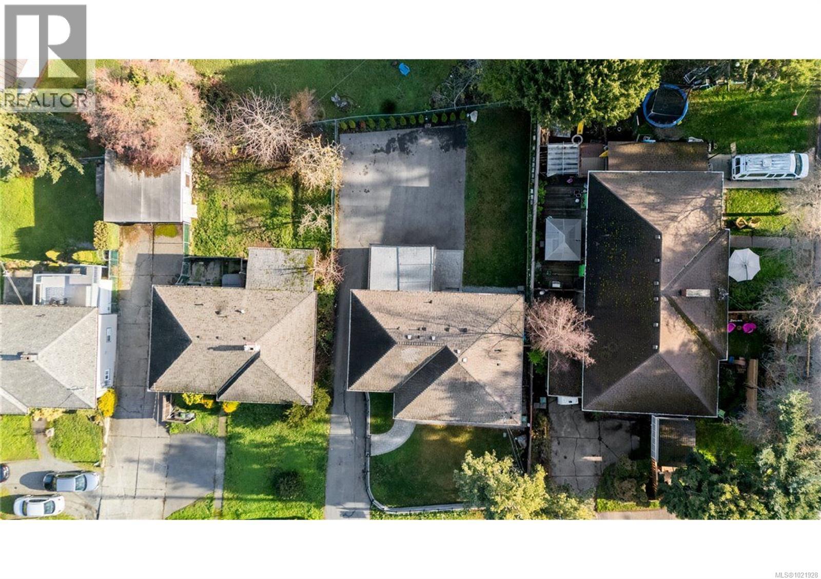 1021 Tillicum Rd, Esquimalt