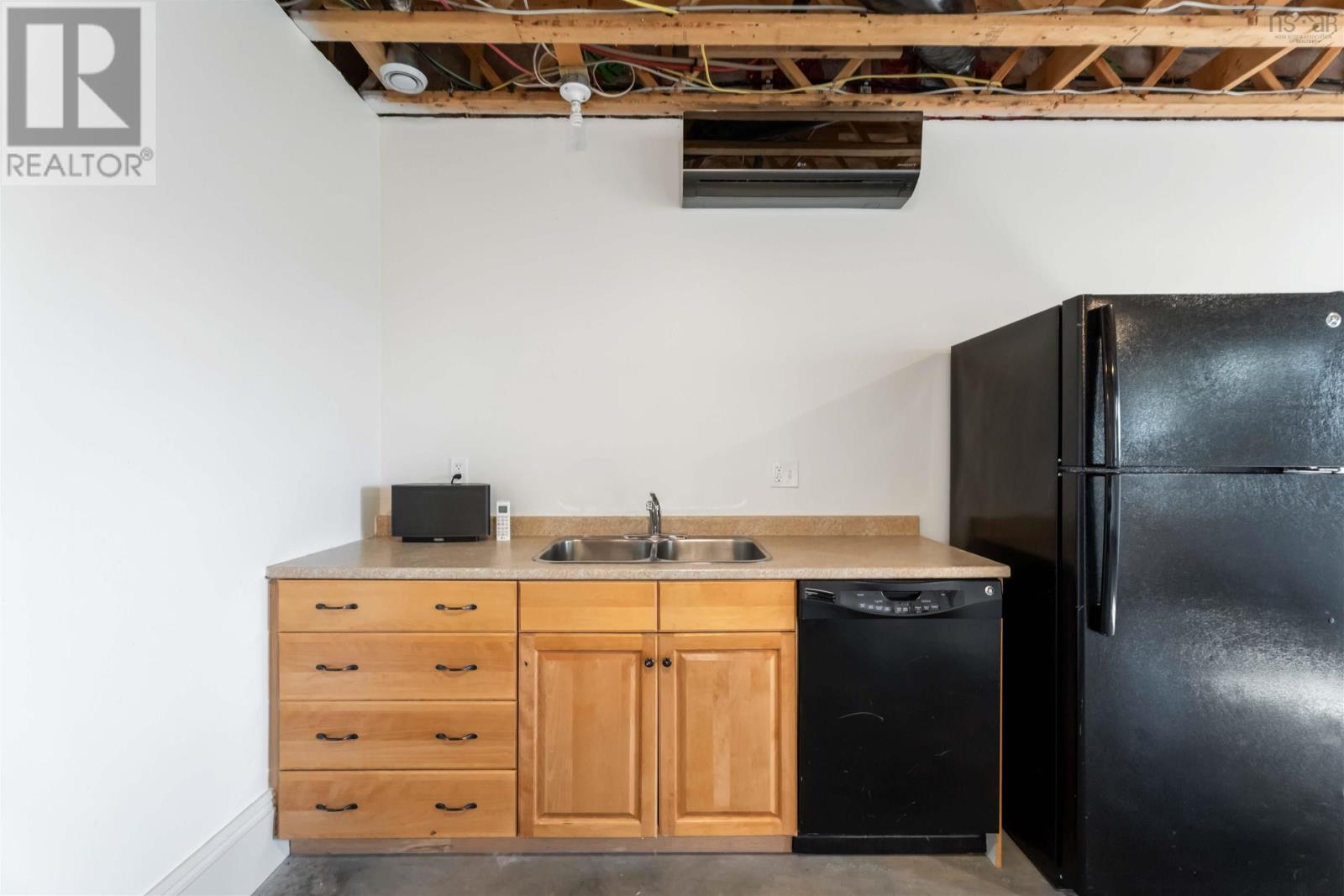 Property 22 of 50 of 7770 Highway 221