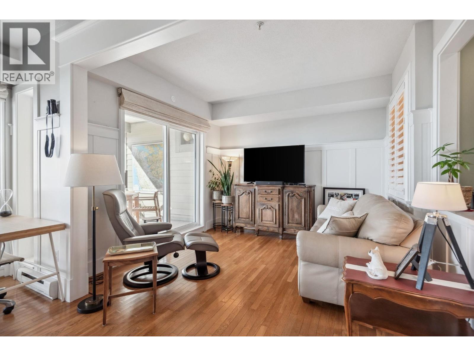 #210-1120 TSATSU SHORES Drive, Tsawwassen