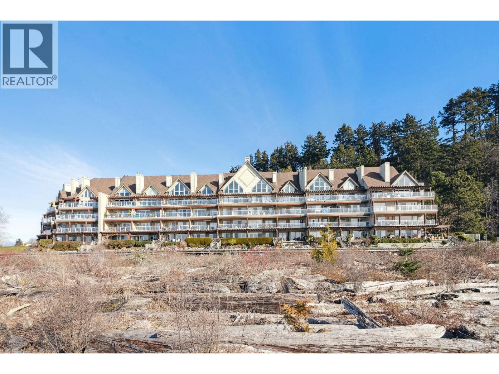 #210-1120 TSATSU SHORES Drive, Tsawwassen