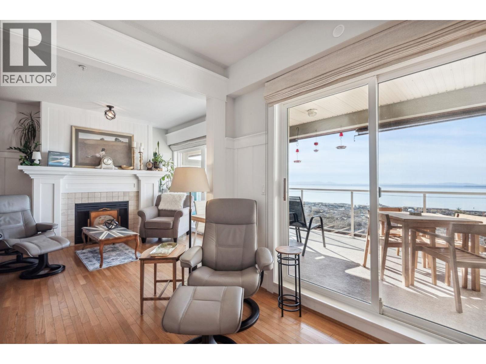 #210-1120 TSATSU SHORES Drive, Tsawwassen