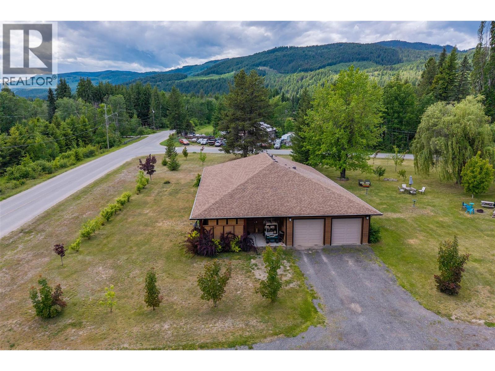 337 Sunshine Valley Road - Main photo, Clearwater, British Columbia