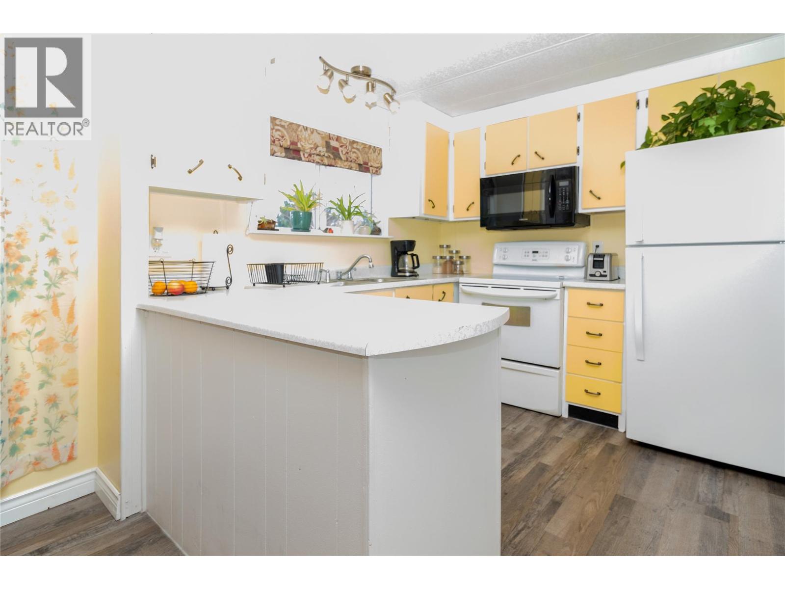 141 3745 Lakeshore Road, Kelowna