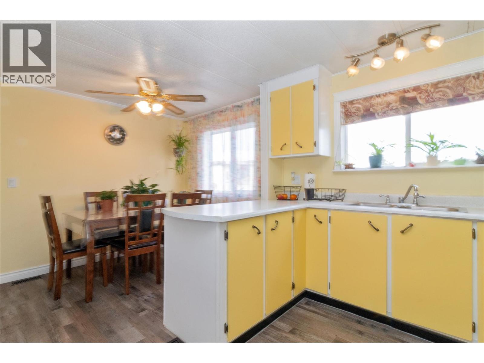 141 3745 Lakeshore Road, Kelowna