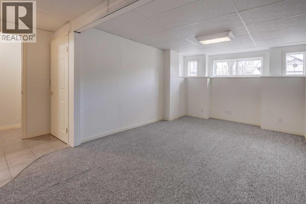 Single Family House Bi-level for Sale in  Saddlemead Road NE Saddle Ridge Calgary 