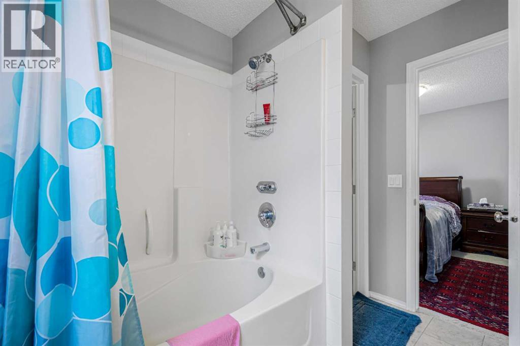 Single Family House for Sale in  Evansford Grove NW Evanston Calgary 