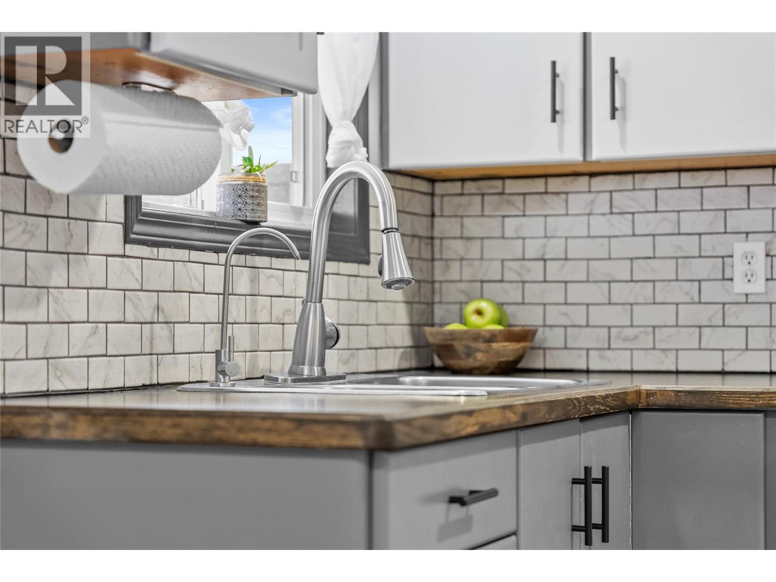 1572 Valleyview Drive, Cache Creek