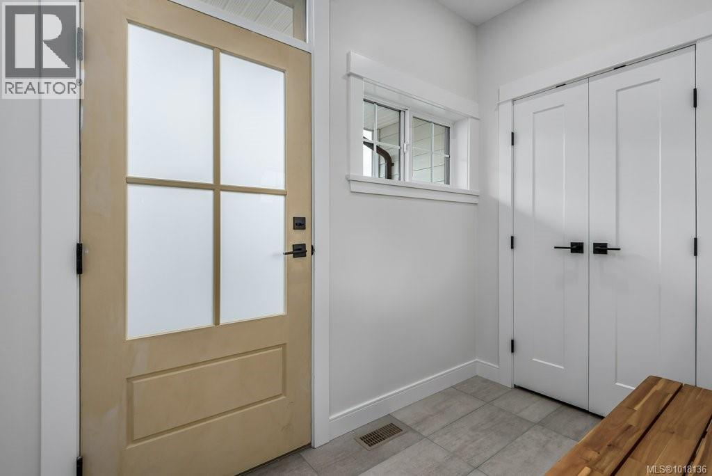 203 2580 Brookfield Dr, Courtenay