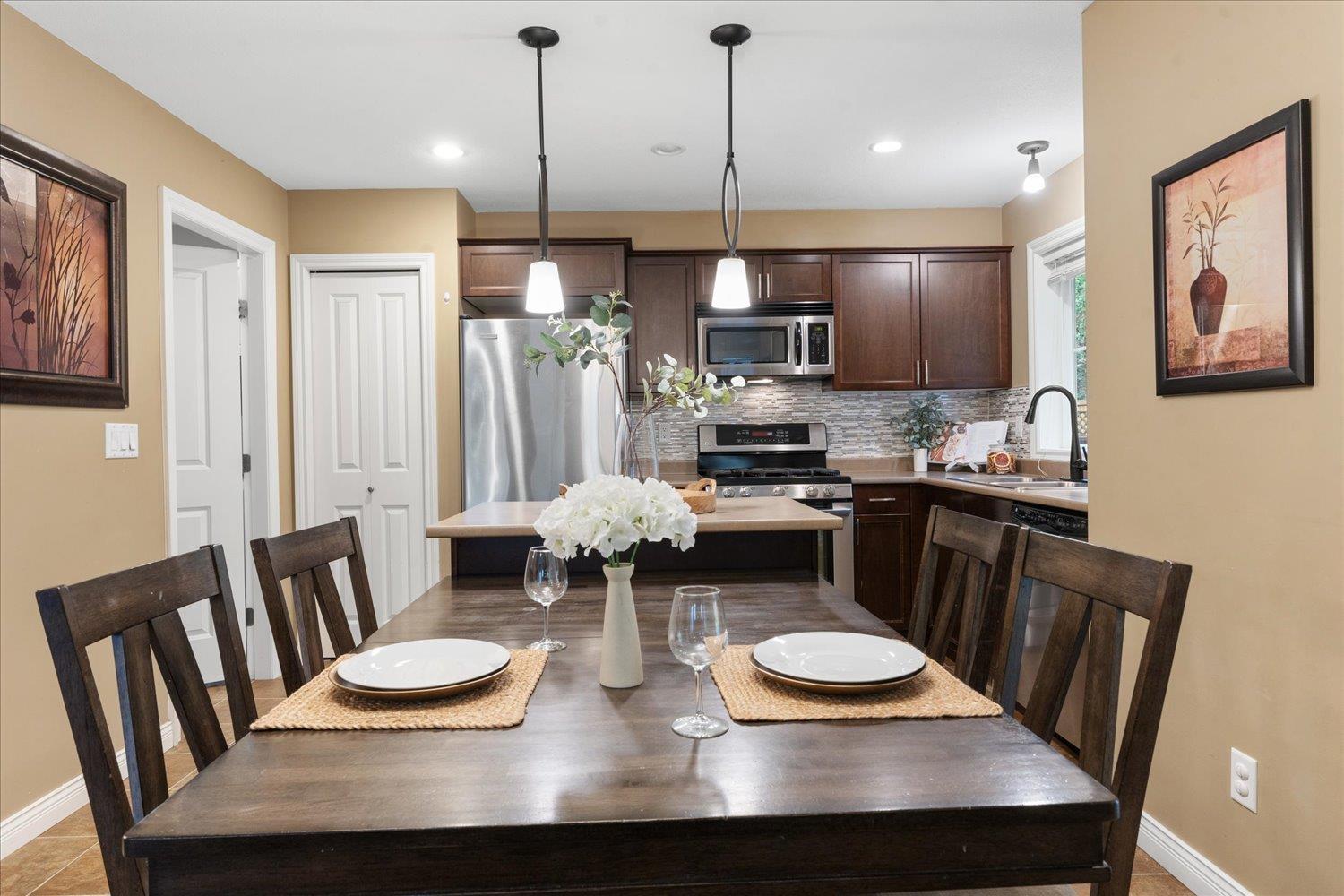 28 1175 7TH AVENUE, Hope, Hope