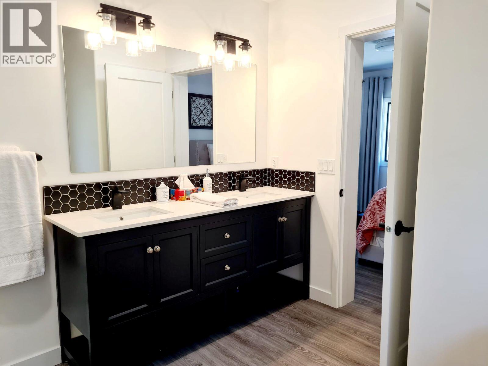  8936 Swanshore Road, Swansea Point