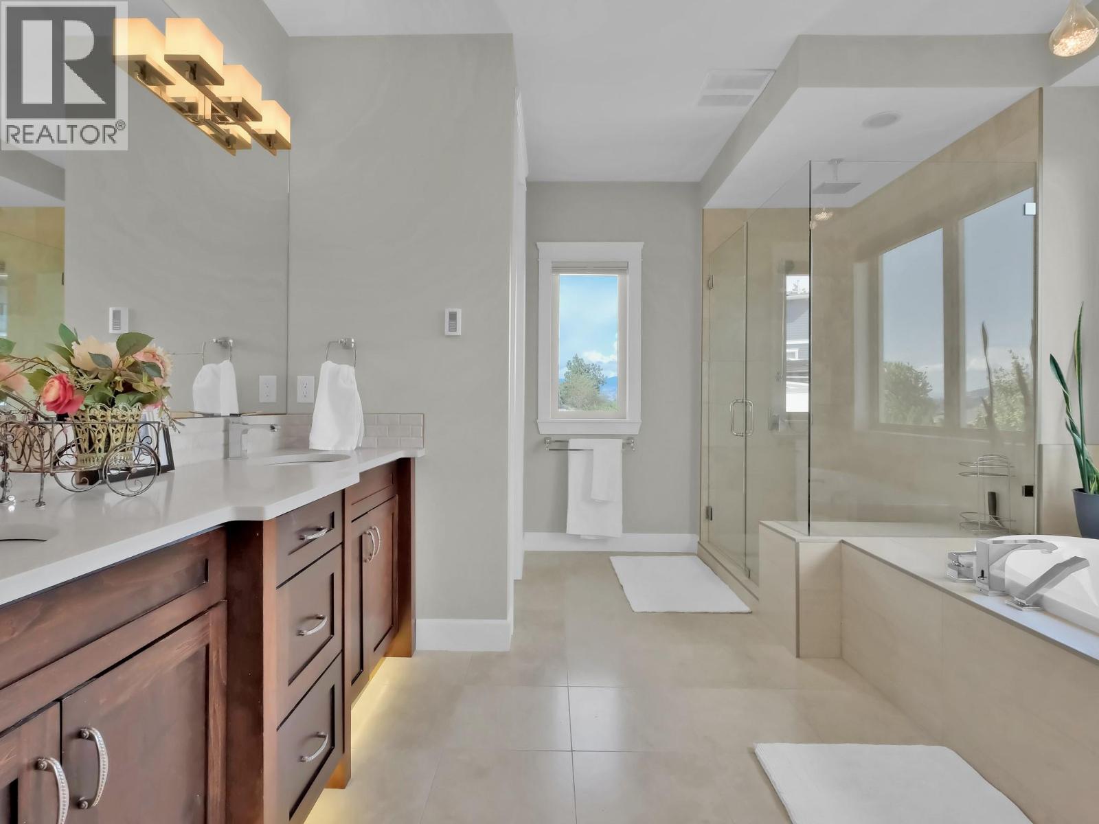 18451 Crystal Waters Road Unit# 16, Lake Country