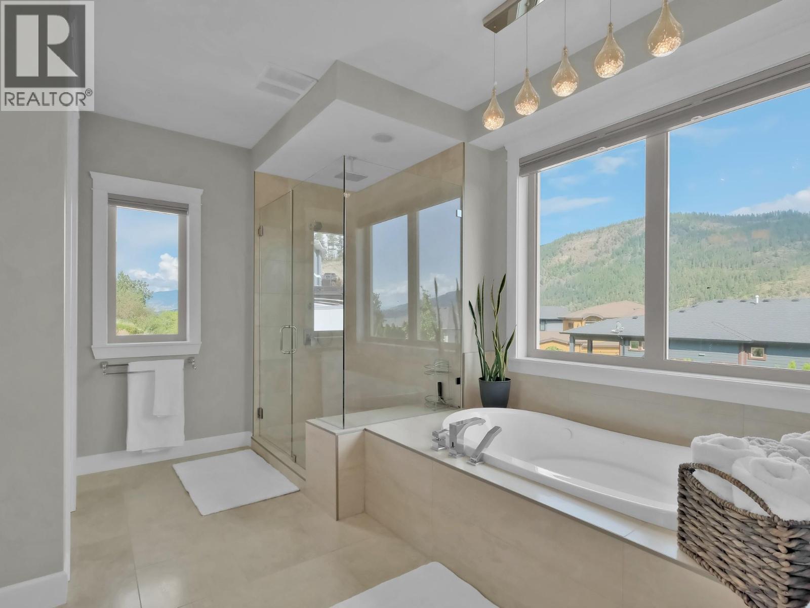 18451 Crystal Waters Road Unit# 16, Lake Country