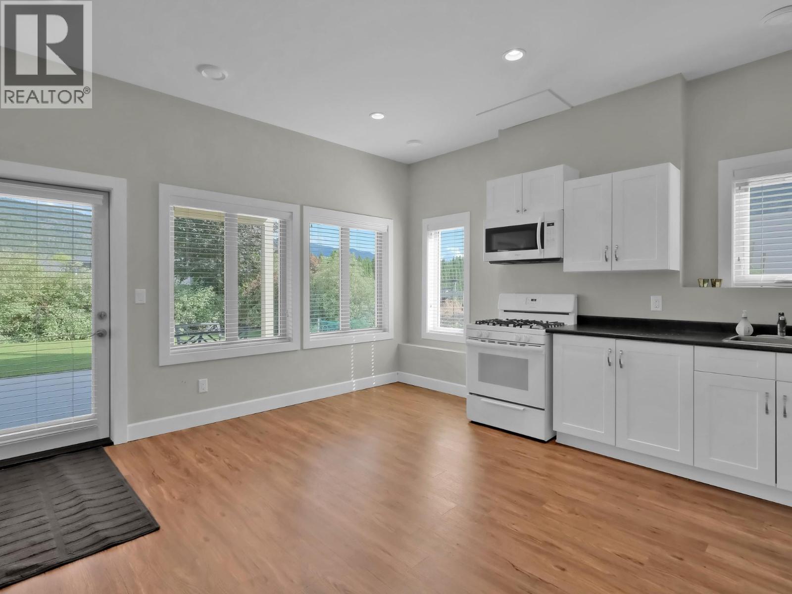 18451 Crystal Waters Road Unit# 16, Lake Country