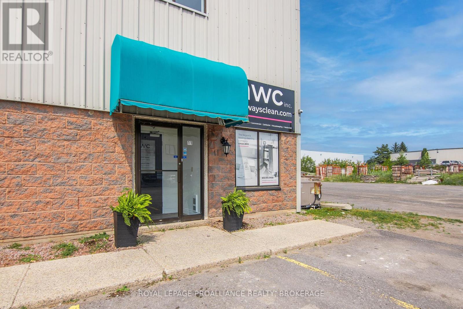 11 - 626 CATARAQUI WOODS DRIVE