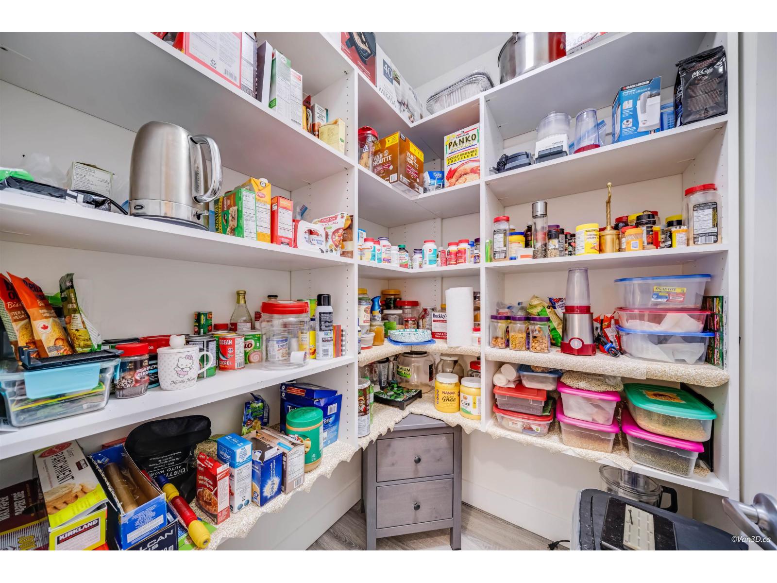 8476 FOREST GATE DRIVE, Eastern Hillsides, Chilliwack