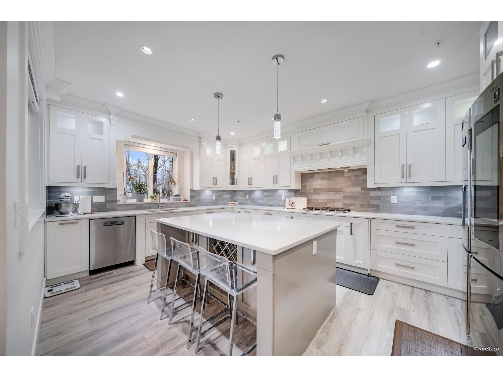 8476 FOREST GATE DRIVE, Eastern Hillsides, Chilliwack