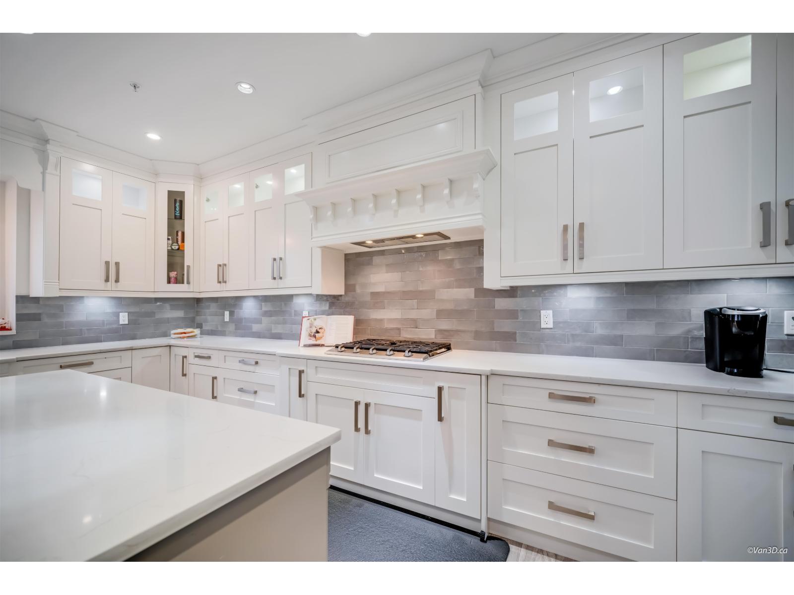 8476 FOREST GATE DRIVE, Eastern Hillsides, Chilliwack