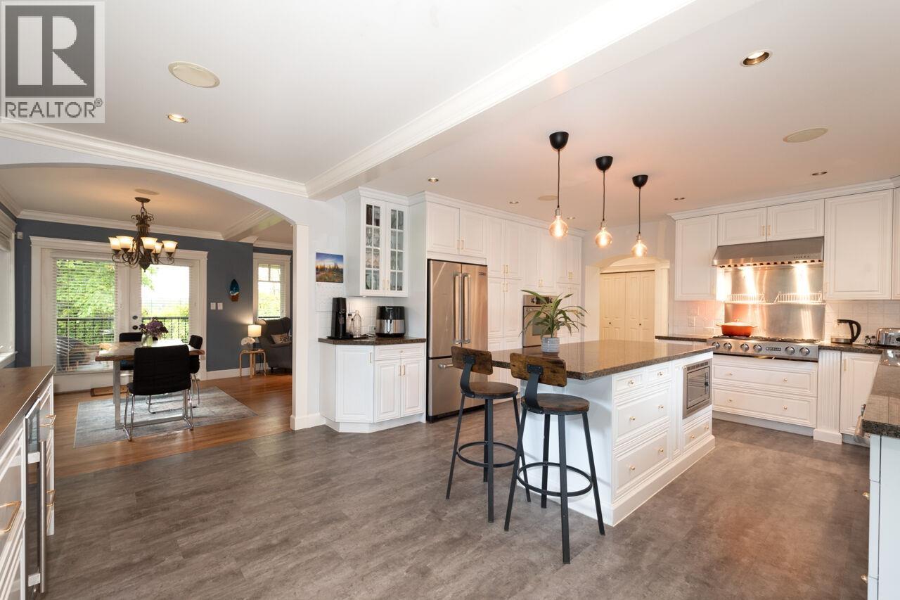 1050 11TH STREET, West Vancouver