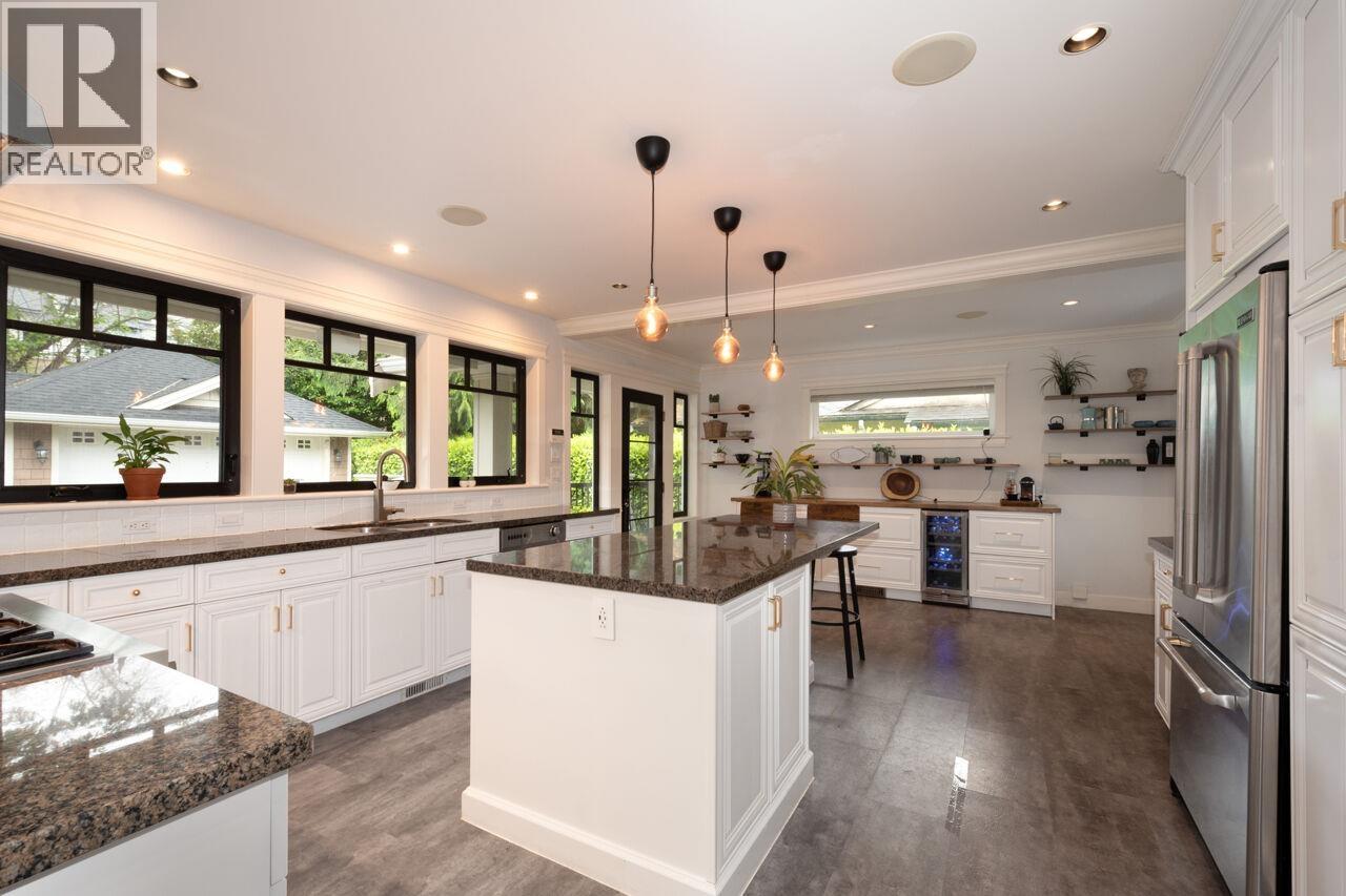 1050 11TH STREET, West Vancouver