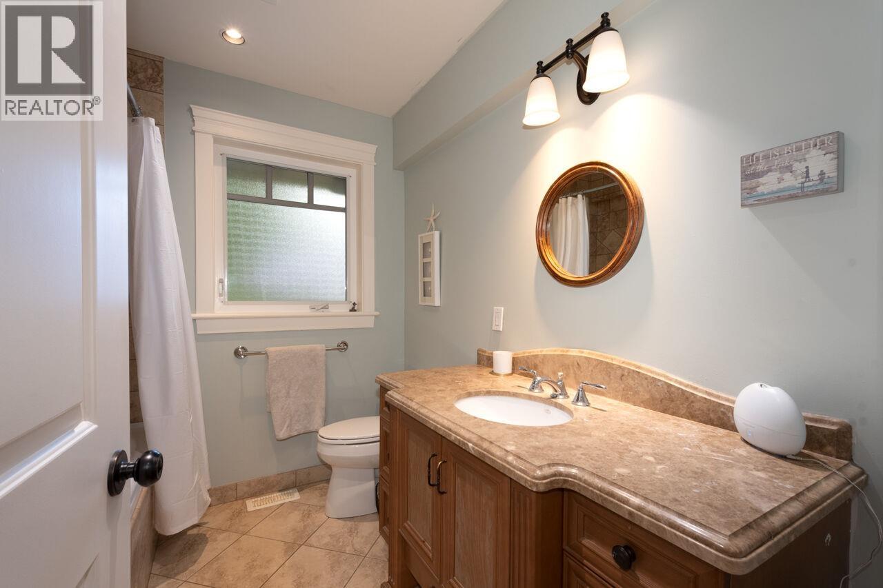 1050 11TH STREET, West Vancouver