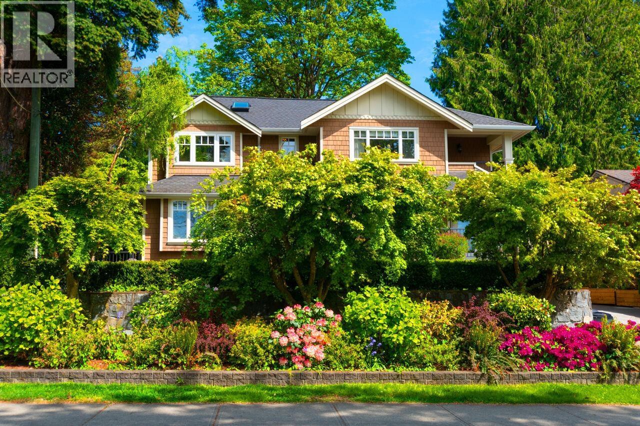 1050 11TH STREET, West Vancouver