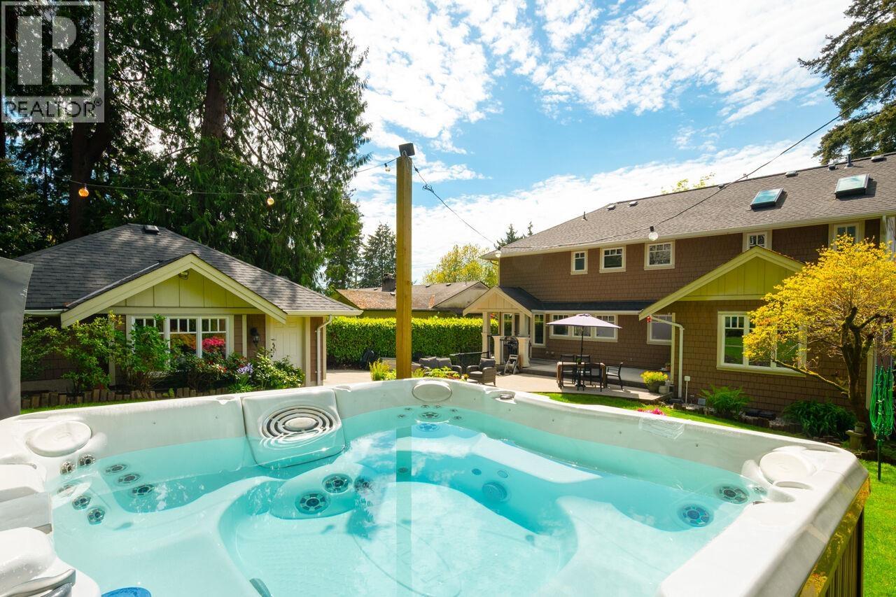 1050 11TH STREET, West Vancouver