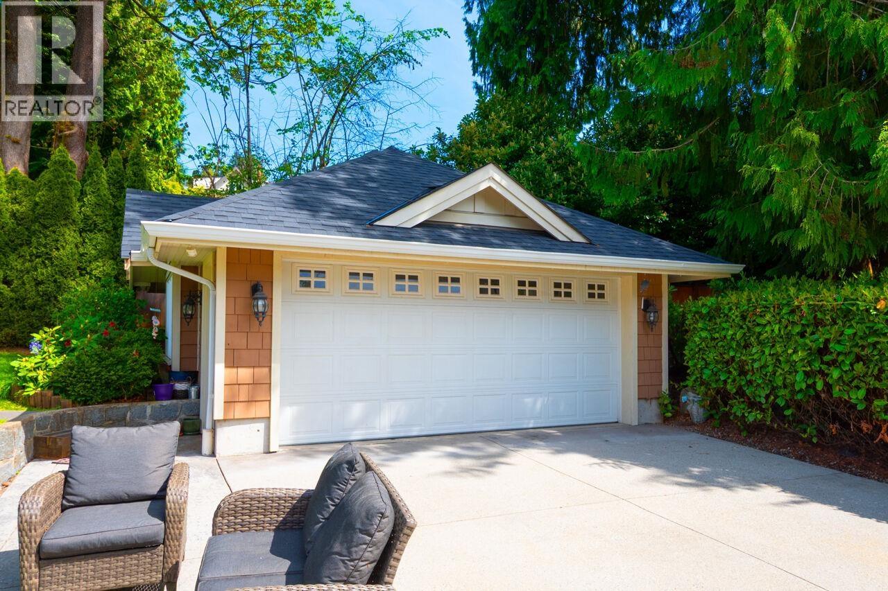 1050 11TH STREET, West Vancouver