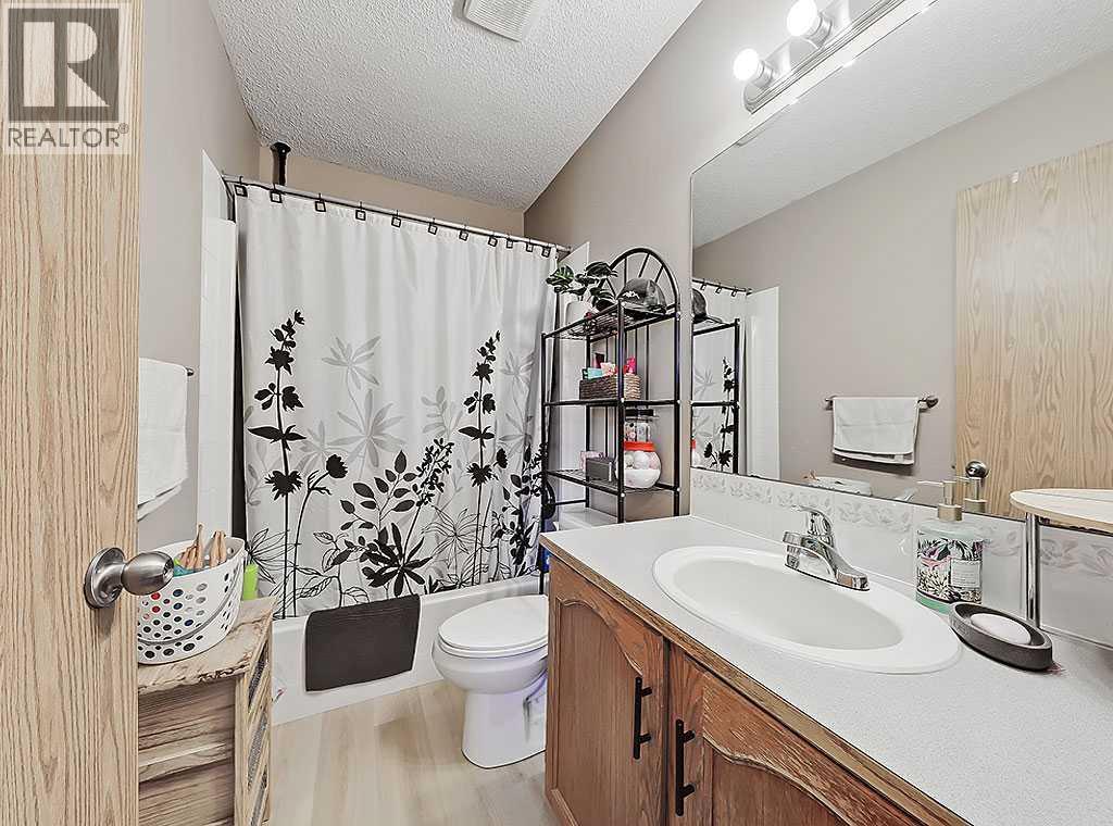 Single Family House for Sale in  Coventry Close NE Coventry Hills Calgary 