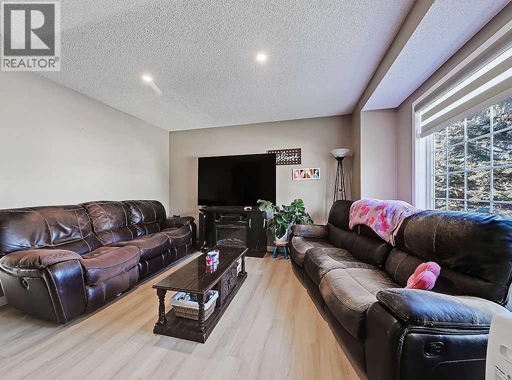 Single Family House for Sale in  Coventry Close NE Coventry Hills Calgary 