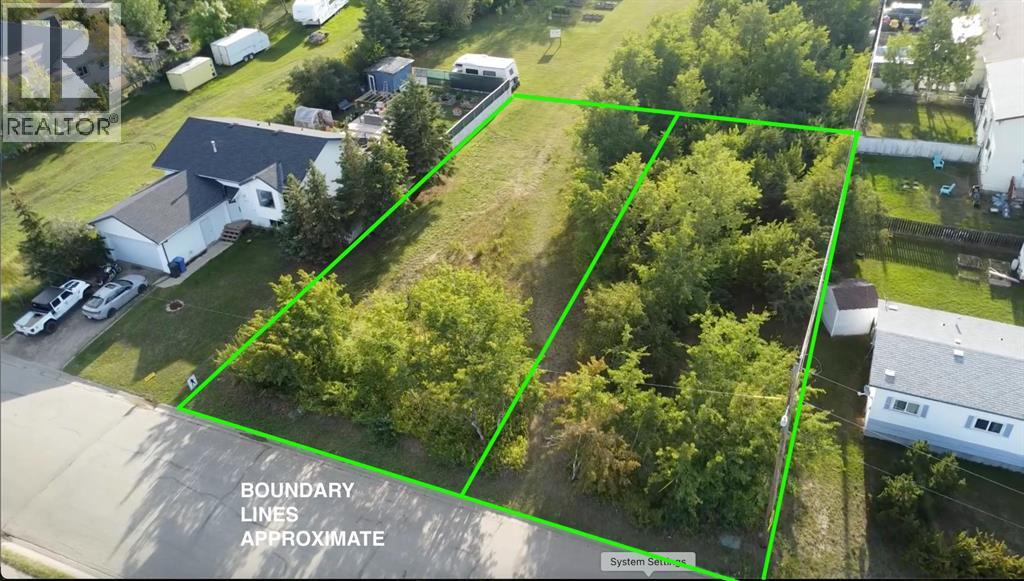 9716 97 Street - Photo 2 of 9, Wembley, Alberta