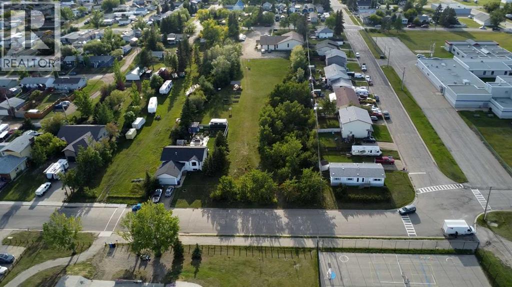 9716 97 Street - Photo 3 of 9, Wembley, Alberta