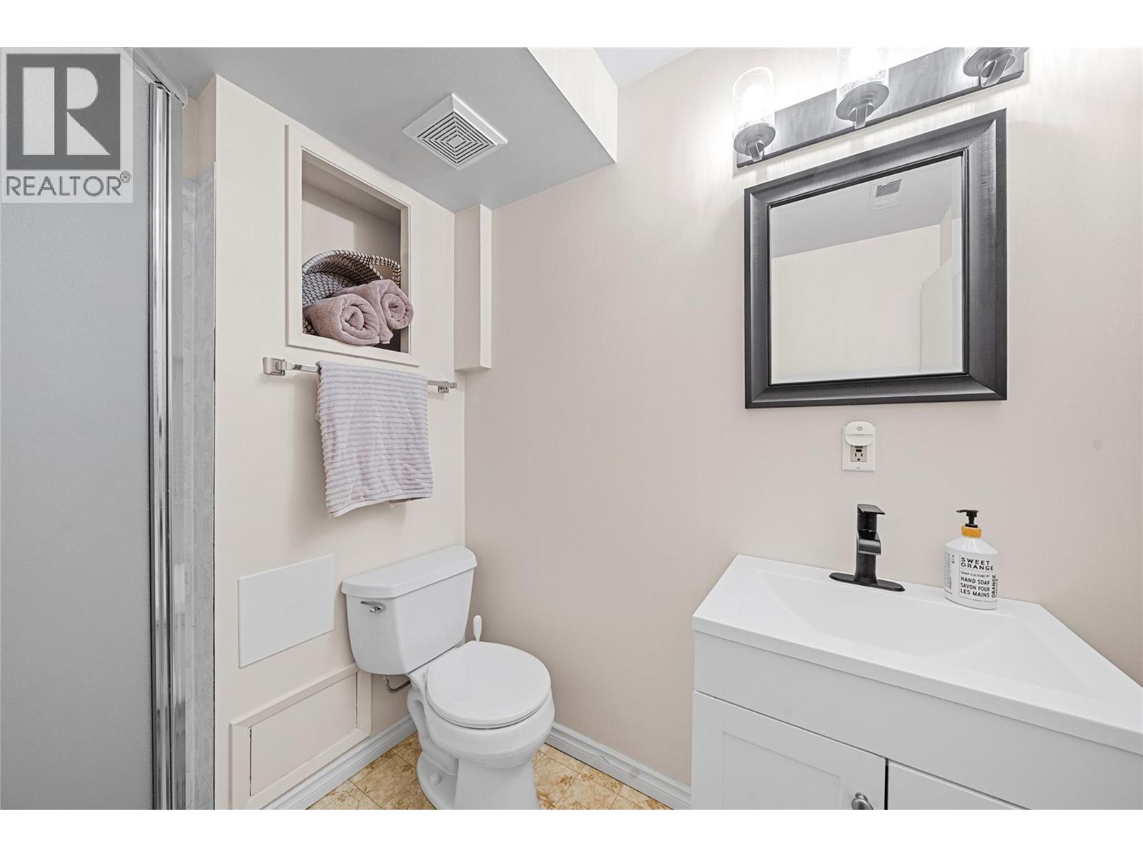 2150 1 Avenue NE, Salmon Arm