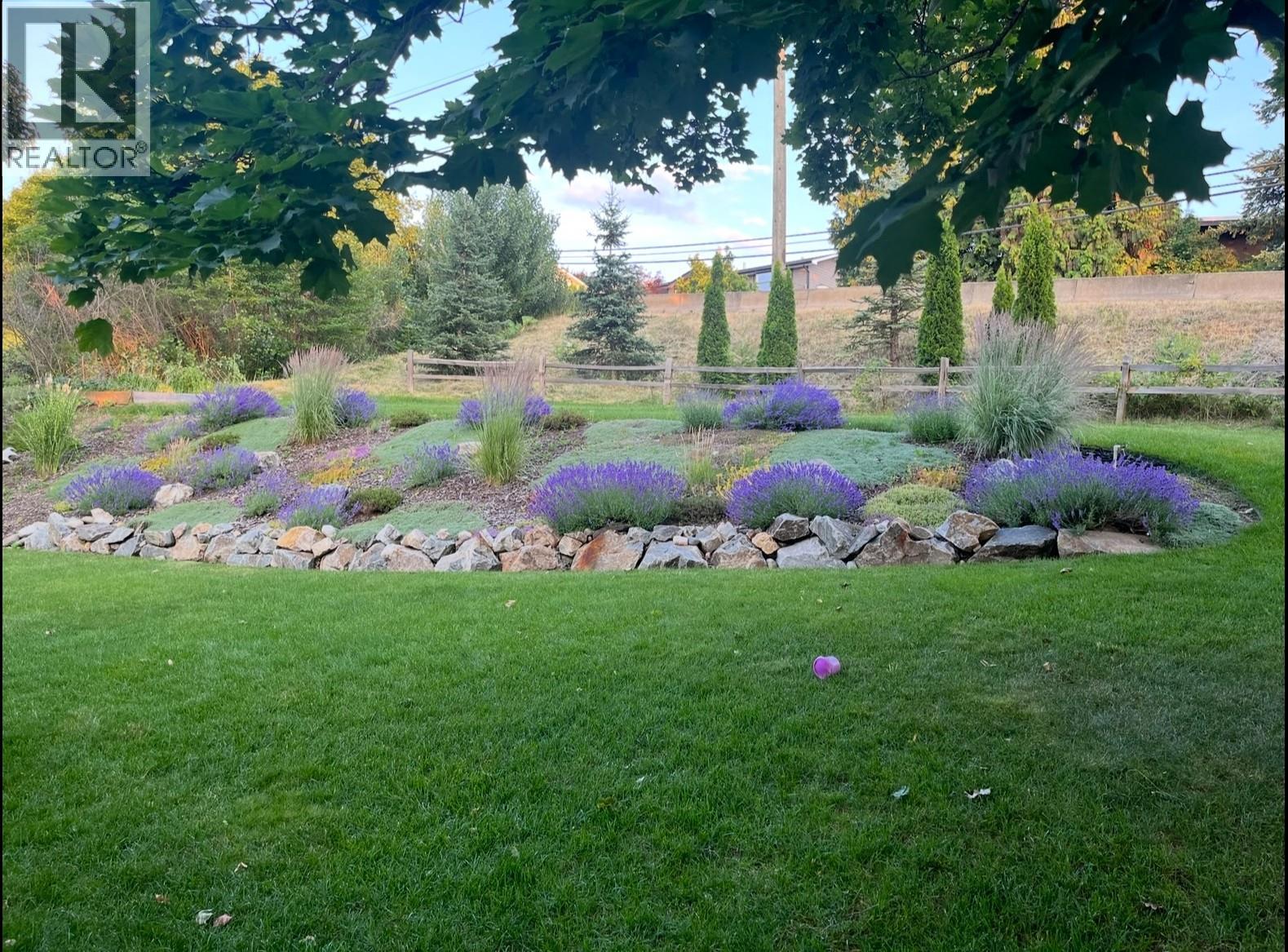 2150 1 Avenue NE, Salmon Arm