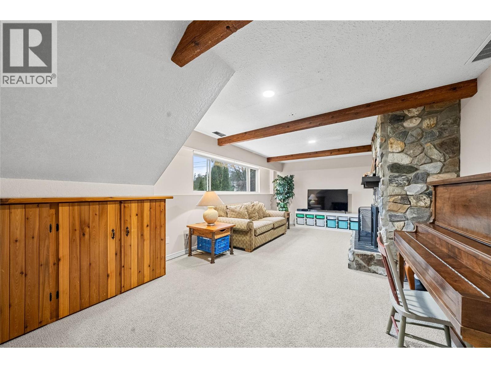 2150 1 Avenue NE, Salmon Arm